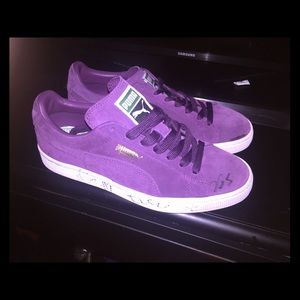 Suede Pumas signed by Victor Oladipo